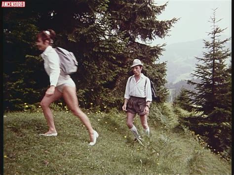 Naked Ingeborg Piontek in Graf Porno und liebesdurstigen Töchter