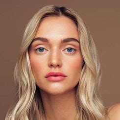 GOLDEN ROSE NUDE LOOK NATURAL SHINE LIPGLOSS 04 PEACHY NUDE 4 5ML 04 PEACHY NUDE Ezebra De