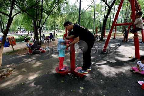 FOTO Menikmati Sejuknya Taman Honda