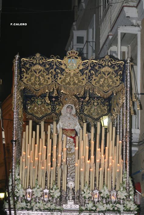 YA HUELE A INCIENSO Y CERA EN LAS CALLES DE CÁDIZ LAS AGUAS