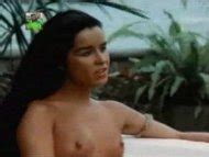 Naked Luc Lia Santos In Luz Del Fuego