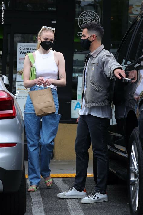 Sophie Turner Sexysophieturner Sophiet Nude OnlyFans Leaks Fappening FappeningBook