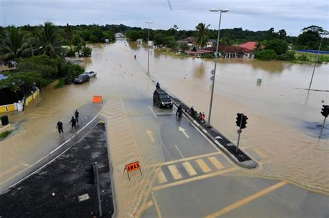 Lelaki Maut Terkena Renjatan Elektrik Semasa Banjir Di Dengkil Berita