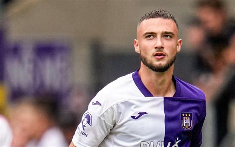 Transferbom Anderlecht Neemt Afscheid Van Rode Duivel Zeno Debast