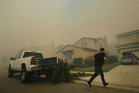 Wind Driven S California Wildfire Spurs Evacuations The Columbian