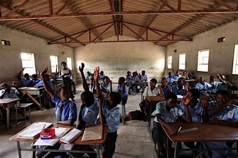 PRIMARY TWO PUPILS CAUGHT HAVING SEX DURING BREAK TIME GODDAIN