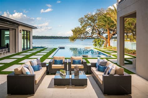 distinctive luxury home design features