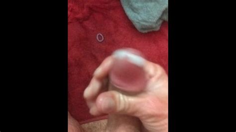 私のドキドキするノーカットコックから精液を絞り出す Pornhub Gay