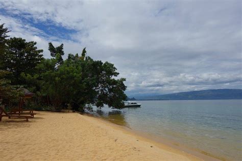 tentena sulawesi complete travel guide julie   globe