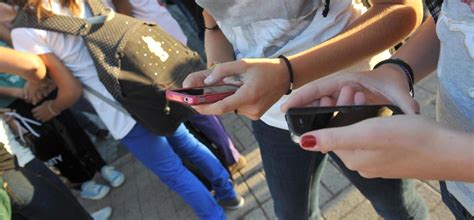 Filma Ragazza Mentre Fa Sesso Il Video Finisce Sui Social Giovani Accusati Di Revenge Porn