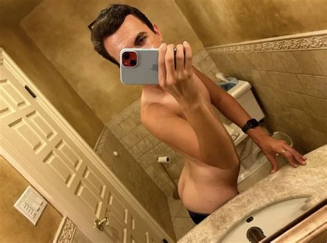 Just Me Again Nude Pics XHamster