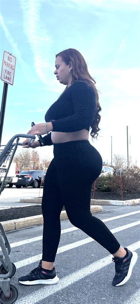 Phat Booty Latina Shopping The Great Wally World Spandex Leggings Yoga Pants Forum