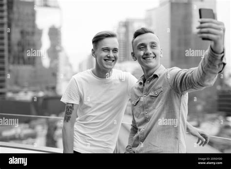 Gay Hair Banque De Photographies Et Dimages Haute R Solution Alamy