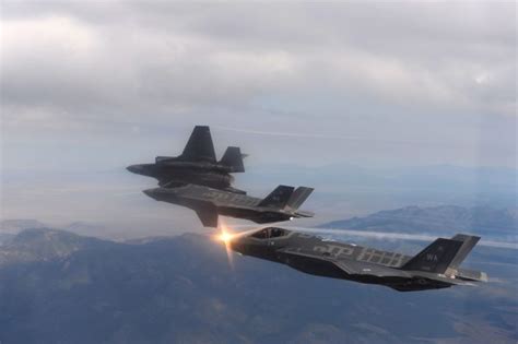 Top Aces Wins Contract To Train Usaf F 35a And F 22 Fleets With F 16