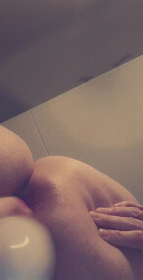 Girl Playing With Here Pussy ThisVid