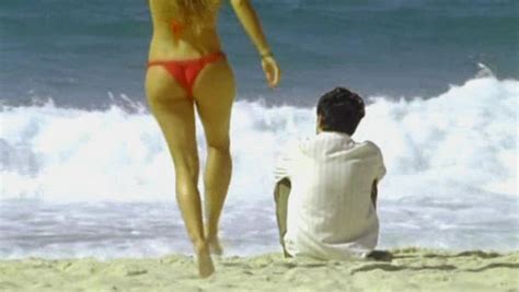 Naked Luz Cipriota in Histórias de Amor Duram Apenas Minutos