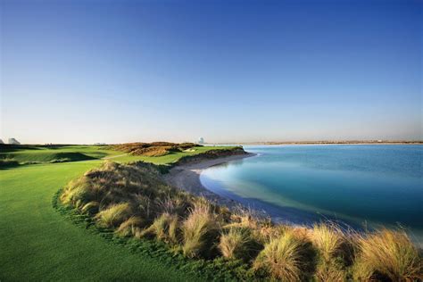 Yas Links, find the best golf trip in Abu Dhabi