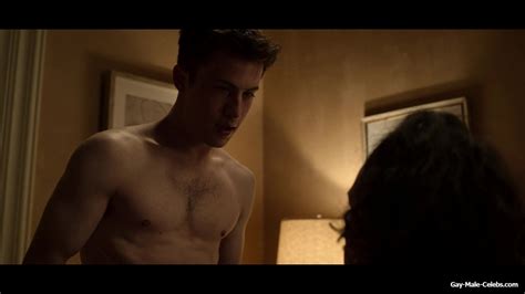 Dylan Minnette Shirtless And Sexy In 13 Reasons Why Gay Male Celebs