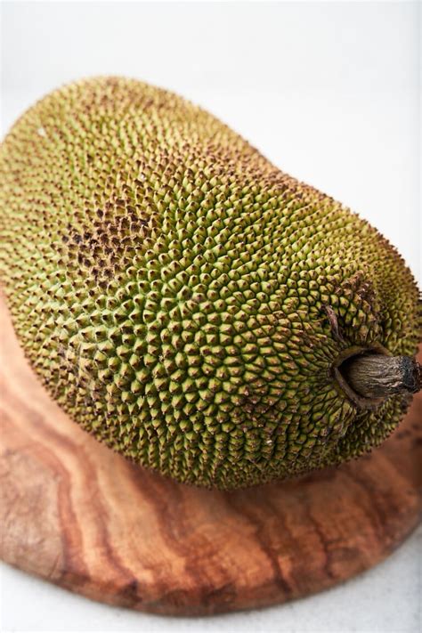 How To Cut Jackfruit (Step By Step Photos) | Live Eat Learn