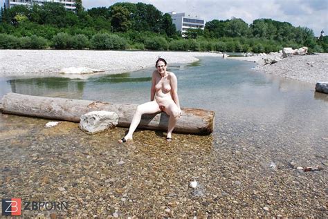 Nacktes Reifes Weib Am Fluss Zb Porn