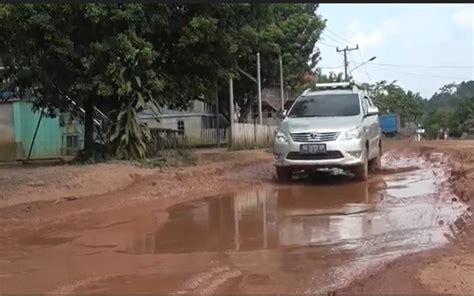 Sama Rusak Dengan Lampung Jalan Di OKI Sumsel Berlubang Dan Berlumpur