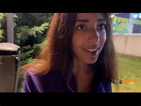 Sexy morena española piensa que el porno se le puede dar bien XVIDEOS