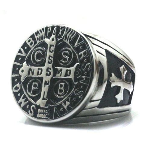 Punk Fashion Homens E Mulheres Língua Latina Esculpida Santo Pai Benedito Exorcismo Anel De