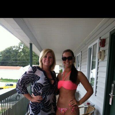 Hot Sexy Brittany Lewis Bikini Pics