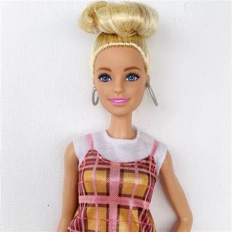 PRETTY BARBIE FASHIONISTA Blonde Doll With Hair Bun Updo And Metallic