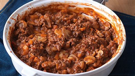 How to cook mince meat: Basic mince | British Recipes | GoodtoKnow