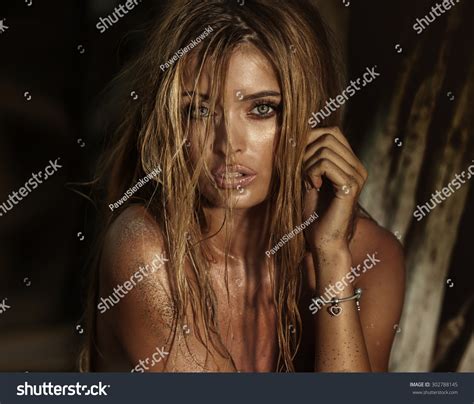 6 610 Sexy Blonde Portrait With Wet Hair Images Stock Photos Vectors Shutterstock