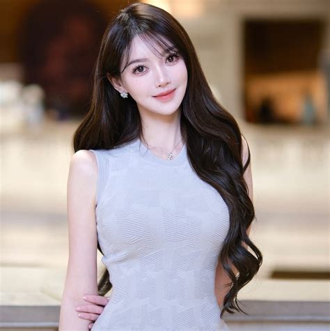 Huỳnh Hiểu Minh bị phát hiện xoá sạch bài công khai hẹn hò với bạn gái hot girl tai tiếng