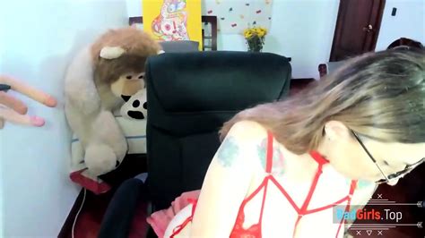 Big Booty Petite Blonde Milf Huge Natural Boobs Close Up Tease