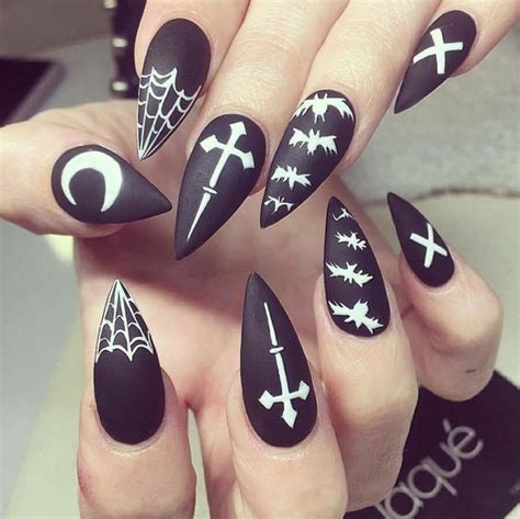 Best Black Stiletto Nails Designs For Your Halloween Ostty