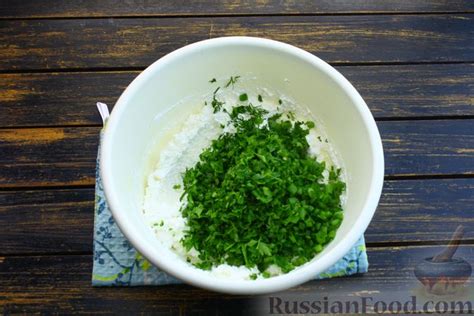 Рецепт: Творожная намазка со свежей зеленью и сметаной на RussianFood.com