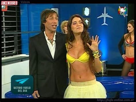 Naked Zaira Nara in Último vuelo del día