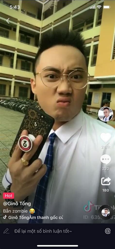 Đâu chỉ đá bóng giỏi dàn cầu thủ ngôi sao U Việt Nam còn sở hữu hàng loạt clip cực hot trên