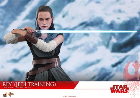 Star Wars The Last Jedi Rey In Jedi Training Outfit By Hot Toys The Toyark News