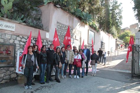 Teatro Antico Di Taormina Sit In Di Protesta Dei Lavoratori Asu Per Il