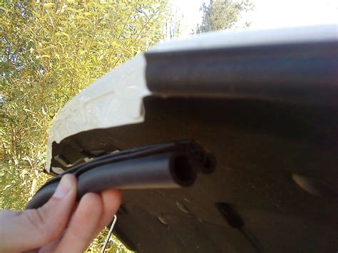 Уплотнитель капота. — Lada Калина Спорт (1G), 1,6 л, 2012 года ...