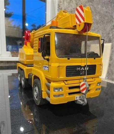 Подъёмный кран брудер игрушечная машина Вся Россия | Личные вещи ...