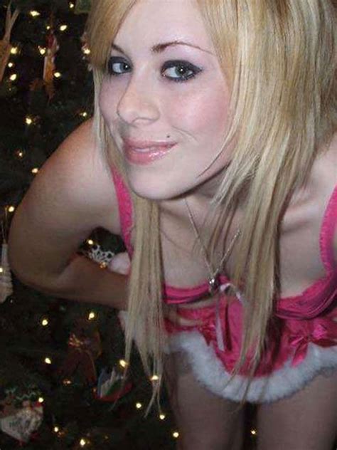 Amateurs Showing Off Their Shaved Pussies Porn Pictures Xxx Photos Sex Images Pictoa