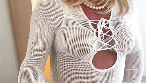 Amateur Crossdresser Kellycd Sexy Milf On Holiday Masturbating And Cuming In White Seamless