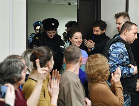 Суд продлил до 10 марта арест режиссера Беркович и драматурга Петрийчук ...