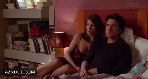 DOLLY GOLDEN Nude AZNude