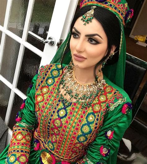 #afghan #style #dress #bride #makeup | Afghanische kleider, Kleider