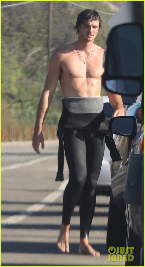 Jacob Elordi Bares His Abs After Surf Session In Malibu Photo 4495913 Shirtless Photos Just