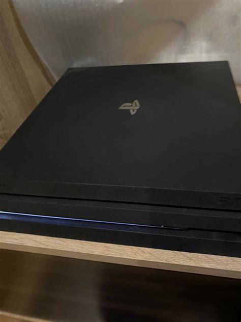 Плейстейшън 4 Про, два джойстика и 5 игри гр. Борово • OLX.bg