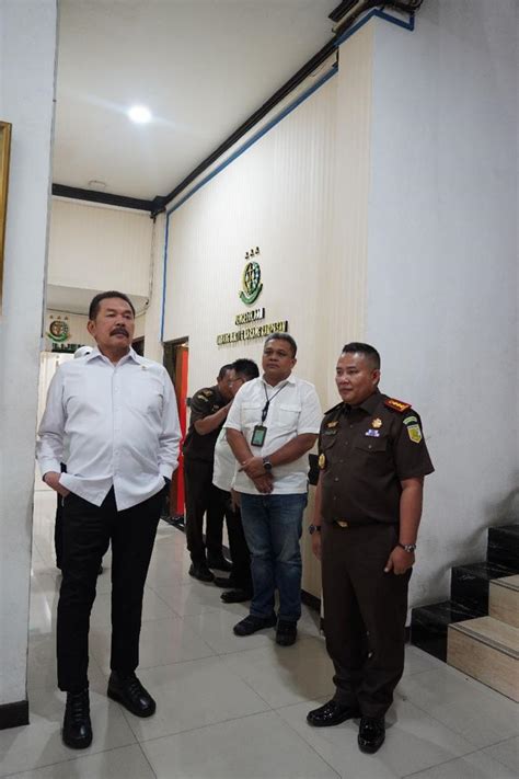 Jaksa Agung RI Prihatin Keadaan Kantor Kejari Jakut