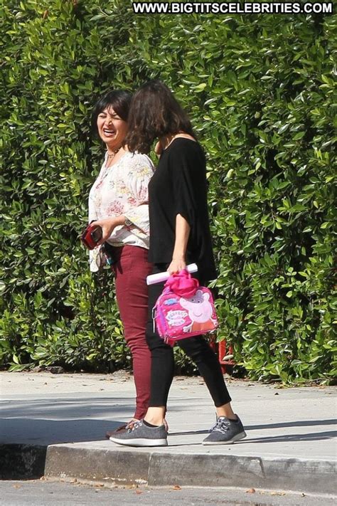 Mila Kunis No Source Babe Posing Hot Celebrity Paparazzi Beautiful Nude Celeb World